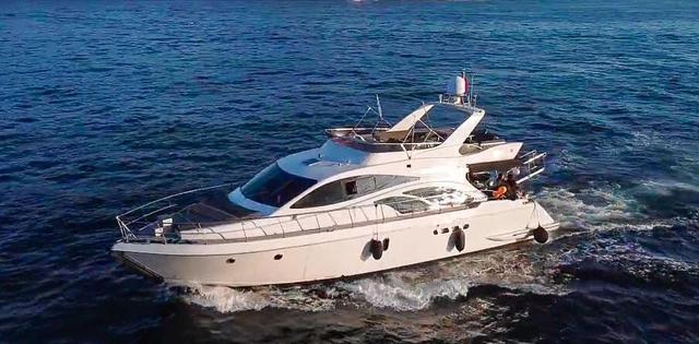YACHT