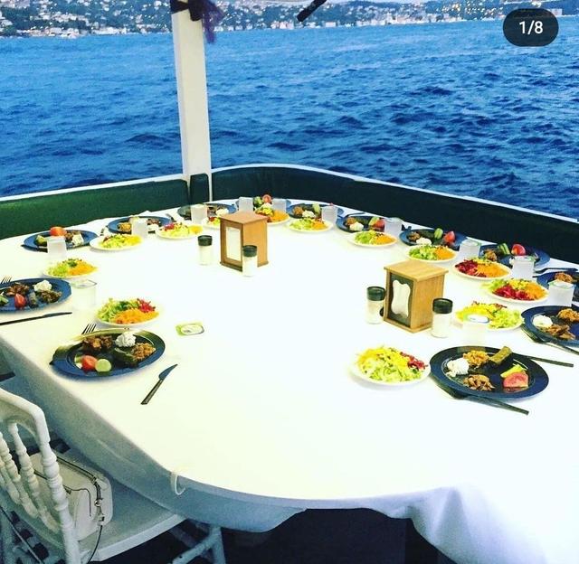 YACHT