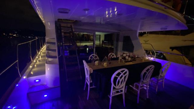 YACHT
