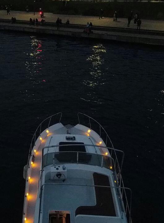 YACHT