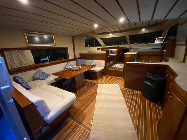 YACHT