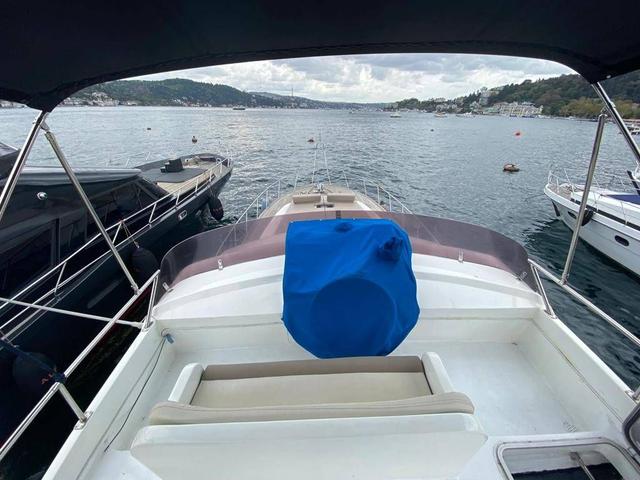 YACHT