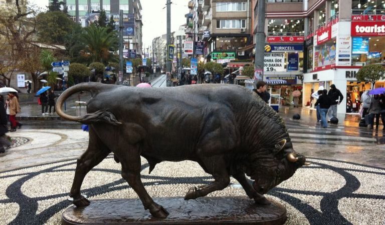 Kadikoy Bull Statue Guide